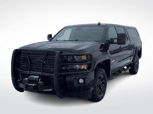 Used 2018 Chevrolet Silverado 2500 LTZ w/ Midnight Edition image 4