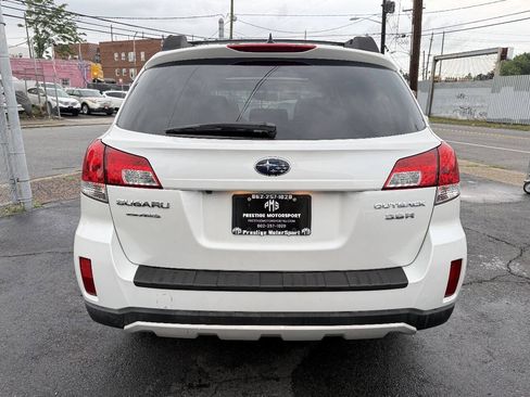 Used 2013 Subaru Outback 3.6R Limited w/ Special Appearance Pkg AWD/4WD image 5