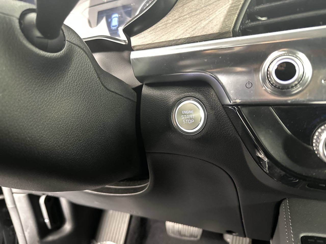 Used 2022 Kia Telluride EX w/ EX Premium Package FWD image 8