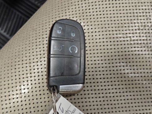 Used 2014 Jeep Grand Cherokee Overland AWD/4WD image 14