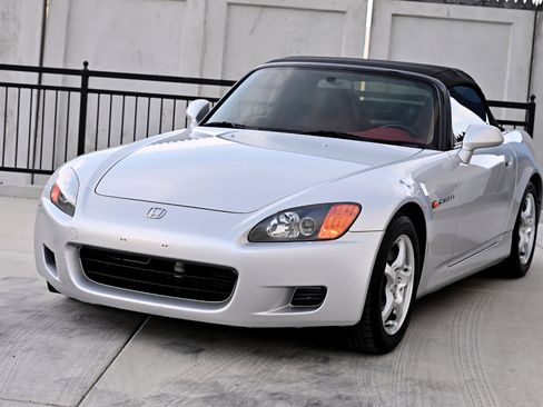 Used 2003 Honda S2000 image 3