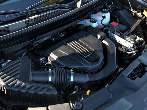 Used 2025 GMC Acadia Elevation image 56