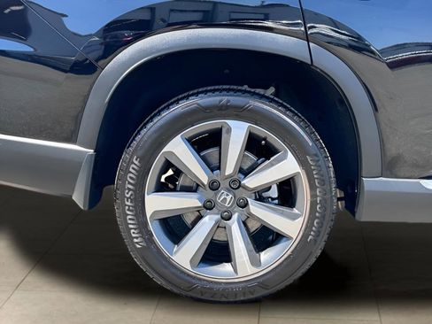 Used 2025 Honda Pilot Touring image 45