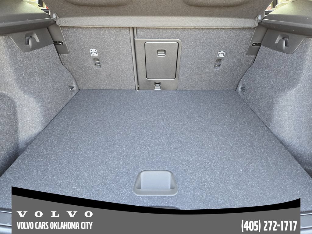 Used 2026 Volvo XC40 B4 Core w/ Protection Package Premier FWD image 31