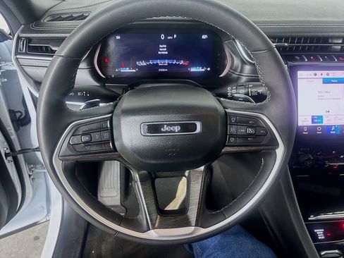 Used 2024 Jeep Grand Cherokee L Limited w/ Luxury Tech Group II image 12