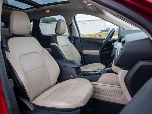 Used 2020 Ford Escape Titanium AWD/4WD image 21