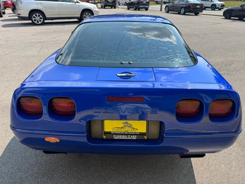 Used 1994 Chevrolet Corvette Coupe RWD image 7