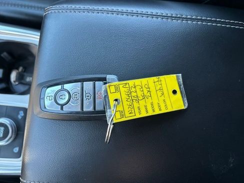 Used 2022 Ford Explorer XLT w/ Equipment Group 202A image 17