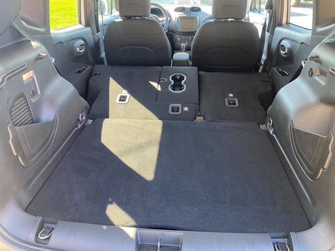 Used 2021 Jeep Renegade Latitude w/ Convenience Group image 22