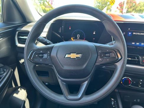Used 2025 Chevrolet TrailBlazer LT FWD image 10