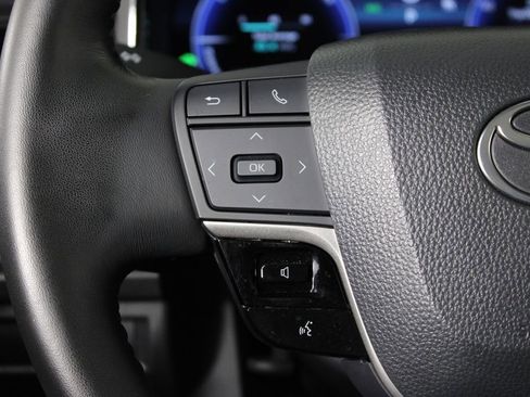 Used 2025 Toyota Camry XSE FWD image 27