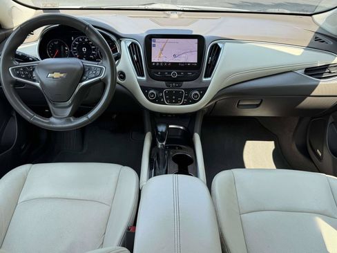 Used 2024 Chevrolet Malibu LT FWD image 3