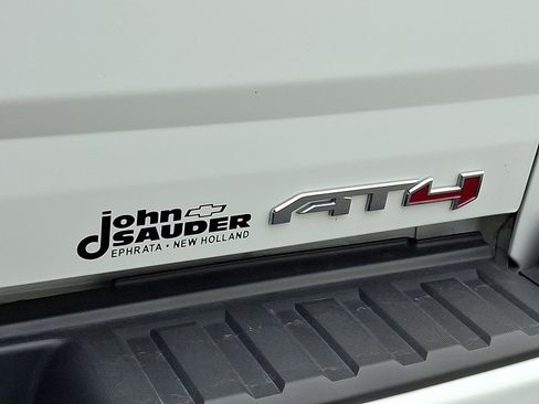 Used 2022 GMC Canyon AT4 image 31