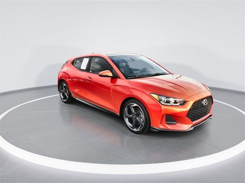 Used 2019 Hyundai Veloster Turbo image 2