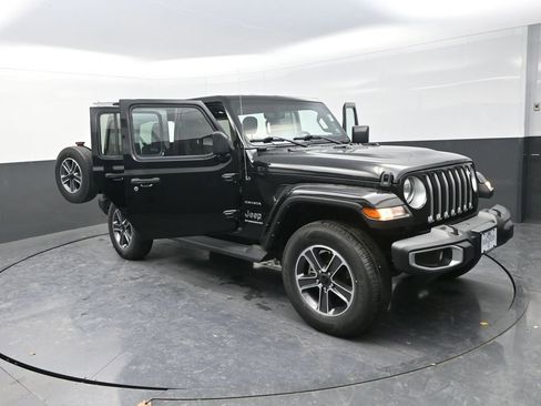 Used 2023 Jeep Wrangler Sahara w/ Cold Weather Group image 31