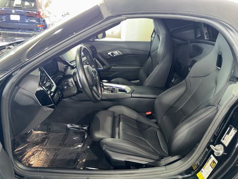 Used 2022 BMW Z4 M40i w/ Premium Package image 14