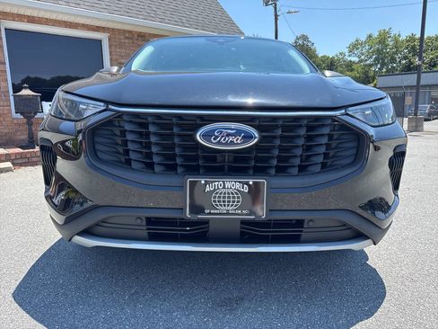 Used 2023 Ford Escape Active w/ Tech Pack #1 FWD image 5