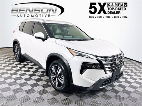 Used 2025 Nissan Rogue SL w/ Tech Package image 1