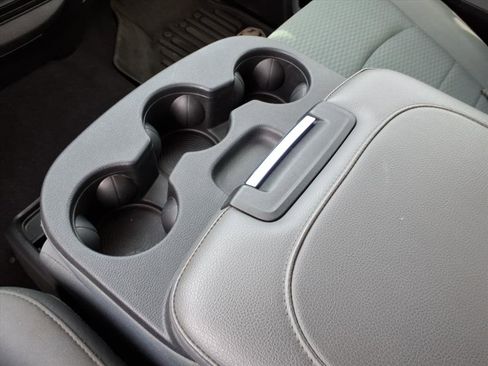 Used 2020 RAM 1500 Classic SLT image 28