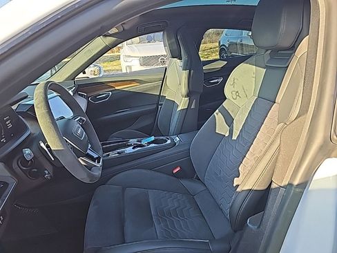 Certified 2023 Audi e-tron GT Premium Plus image 3