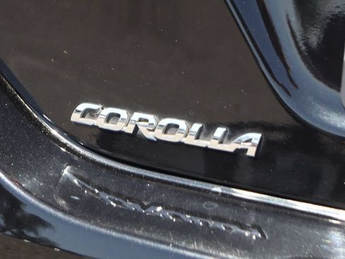 Used 2019 Toyota Corolla LE w/ Carpet Mat Package (TMS) FWD image 44
