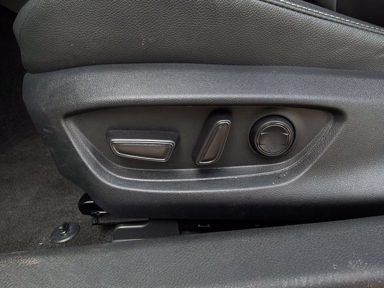 Used 2026 Toyota Camry SE FWD image 11
