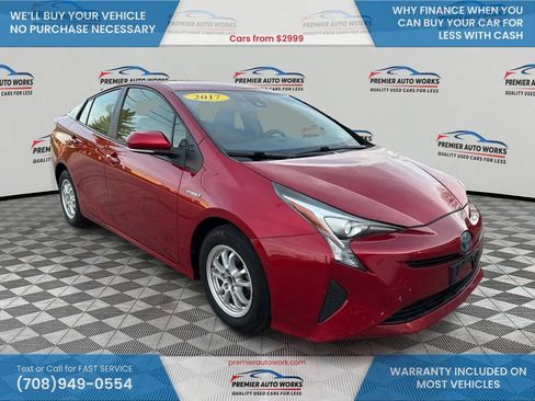 Used 2017 Toyota Prius Two w/ Carpet Mat Package FWD image 3