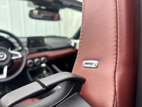 Used 2019 MAZDA MX-5 Miata Grand Touring RWD image 17