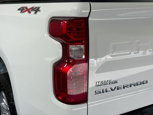Used 2023 Chevrolet Silverado 1500 LT image 36