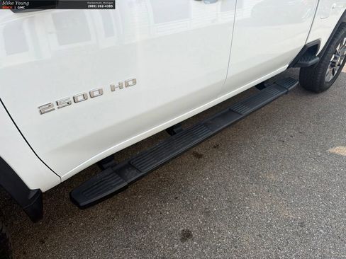 Used 2021 Chevrolet Silverado 2500 Custom w/ Custom Value Package AWD/4WD image 11