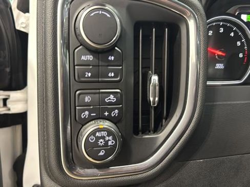 Used 2019 Chevrolet Silverado 1500 High Country w/ High Country Premium Package image 15