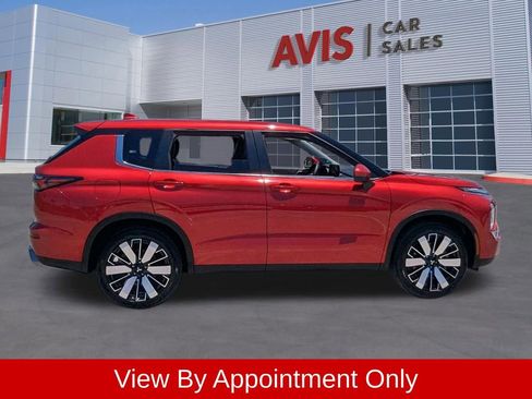 Used 2025 Mitsubishi Outlander SE FWD image 5