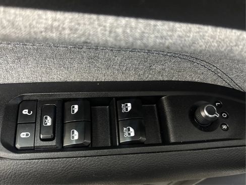 Used 2024 Jeep Compass Latitude AWD/4WD image 39