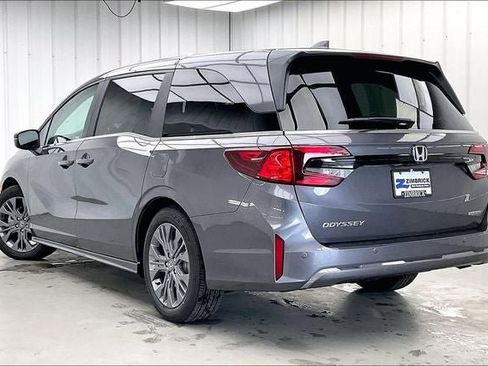 New 2026 Honda Odyssey Touring image 5