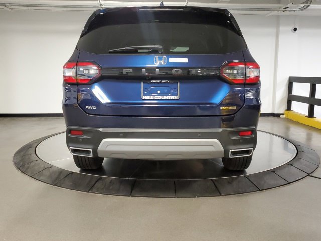Used 2024 Honda Pilot Touring image 16