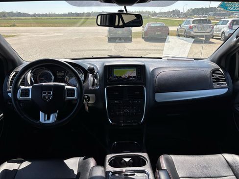 Used 2017 Dodge Grand Caravan GT image 13