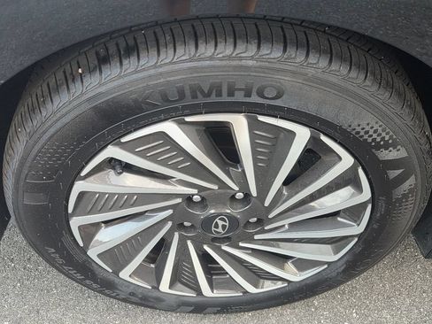 Used 2025 Hyundai Sonata Limited FWD image 9