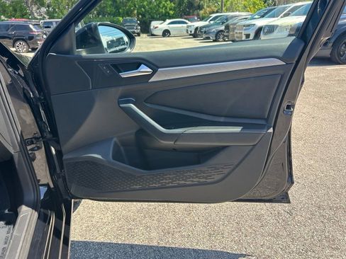 Used 2024 Volkswagen Jetta SE FWD image 24