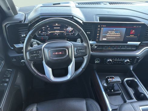 Used 2022 GMC Sierra 1500 SLT w/ SLT Convenience Package AWD/4WD image 16