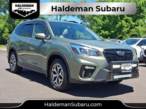 Used 2020 Subaru Forester Premium AWD/4WD image 1