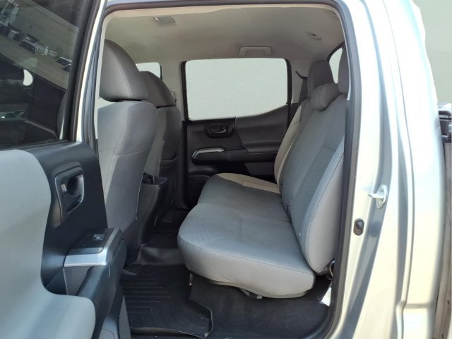 Used 2022 Toyota Tacoma SR5 AWD/4WD image 22