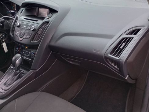 Used 2017 Ford Focus SE image 20