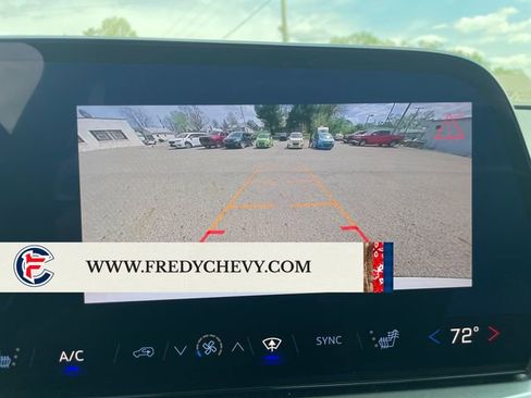Used 2025 Chevrolet Traverse LT FWD image 20