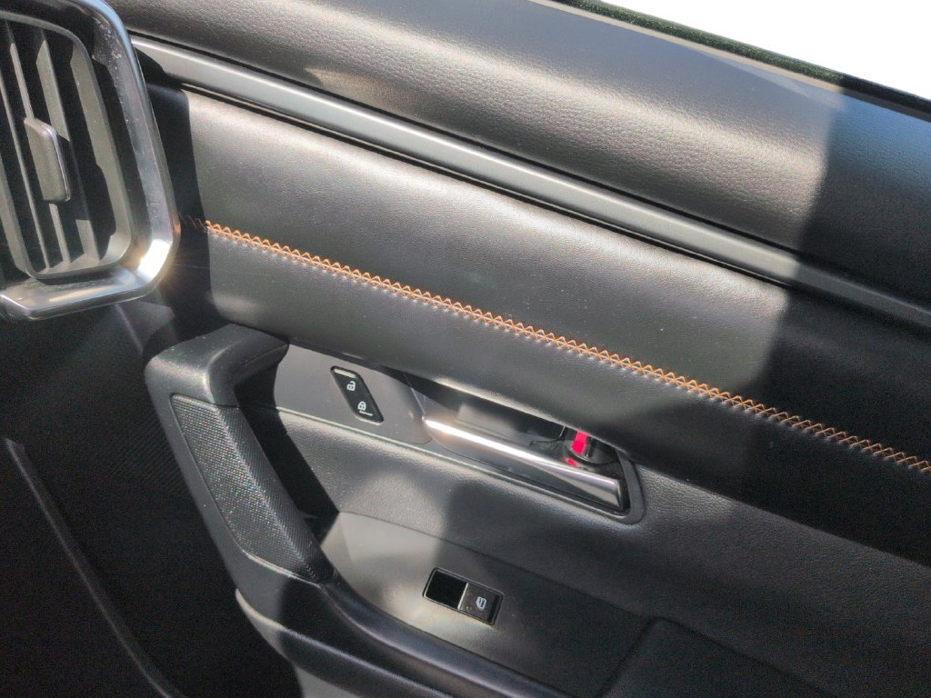 Used 2025 MAZDA CX-50 AWD 2.5 S w/ Premium Plus Pkg image 25