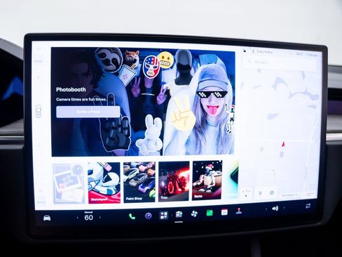 Used 2022 Tesla Model X AWD/4WD image 30