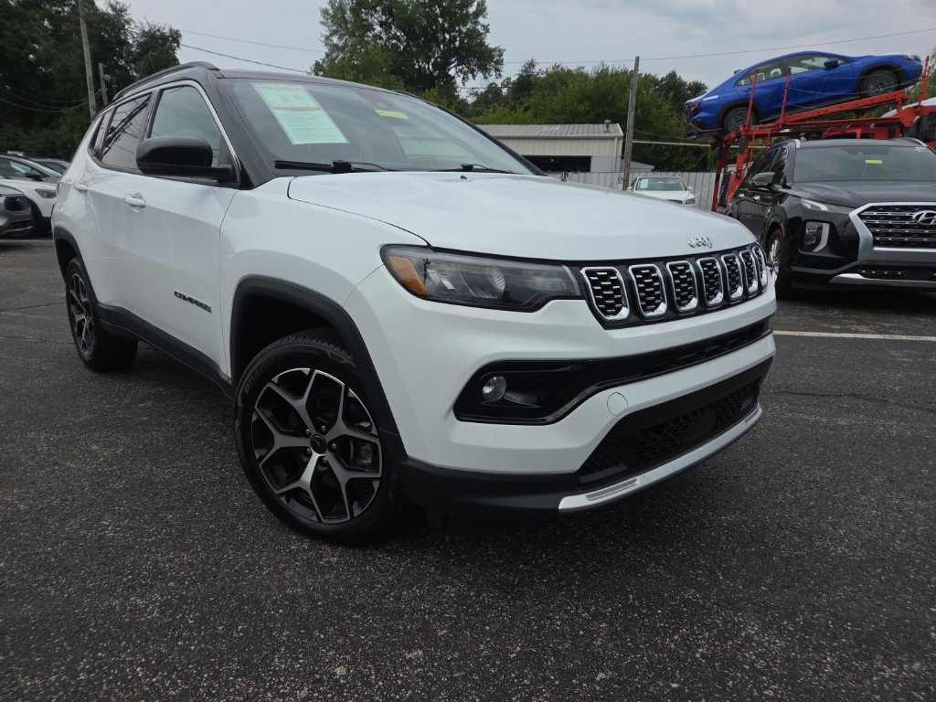 Used 2025 Jeep Compass Limited AWD/4WD image 1