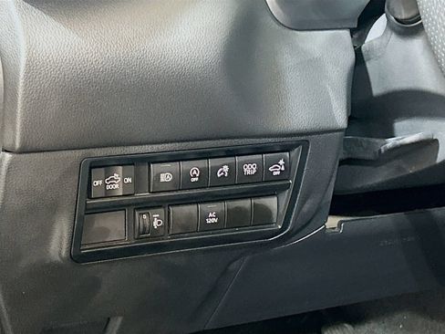 Used 2023 Toyota Tundra Limited w/ Power Package AWD/4WD image 8