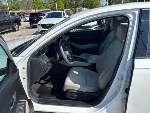 Used 2023 Honda Accord EX image 18