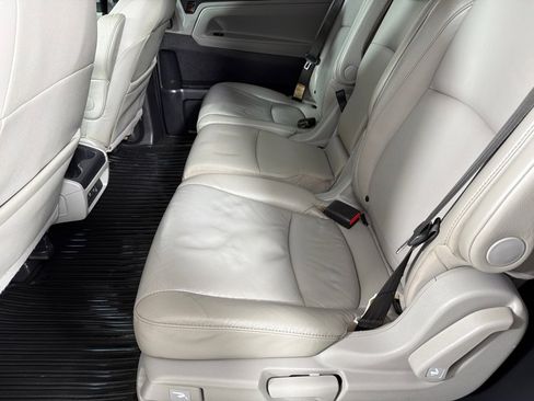 Used 2019 Honda Odyssey EX-L image 19