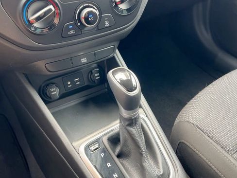 Used 2022 Hyundai Accent SE w/ Cargo Package image 31